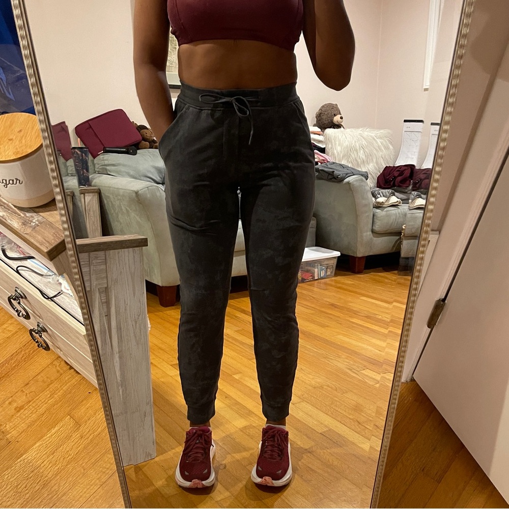Lululemon Grayscale Joggers - GONE BY 8/20‼️